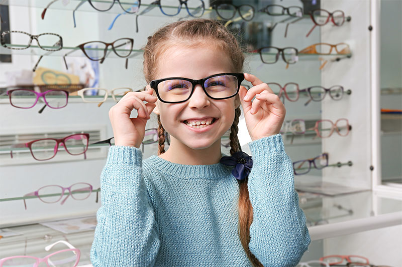 Lunettes pour enfant chez Optique Vezolle à Marseille (13)